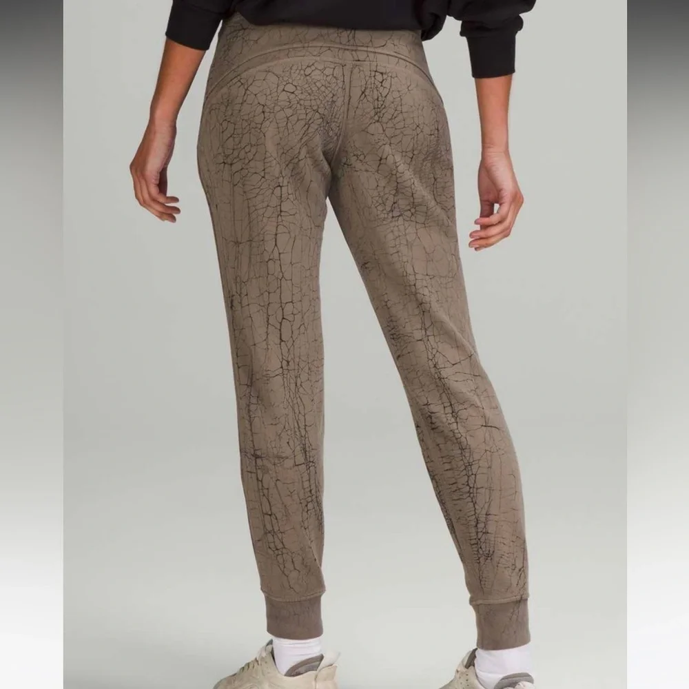Lululemon Warm Down Jogger *7/8 Length Pants Size 2 - Picture 10 of 10